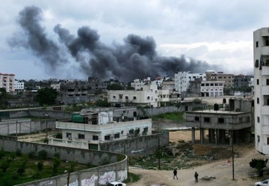 طائرة اسرائيلية تشن غارة على قطاع غزة ومقتل فلسطين وإصابة آخرين