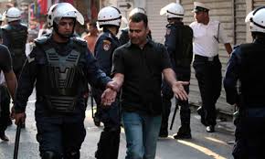 “El Régimen de Al-Jalifa Arrestó a 6 Activistas Chiíes tras Irrumpir en sus Viviendas” 