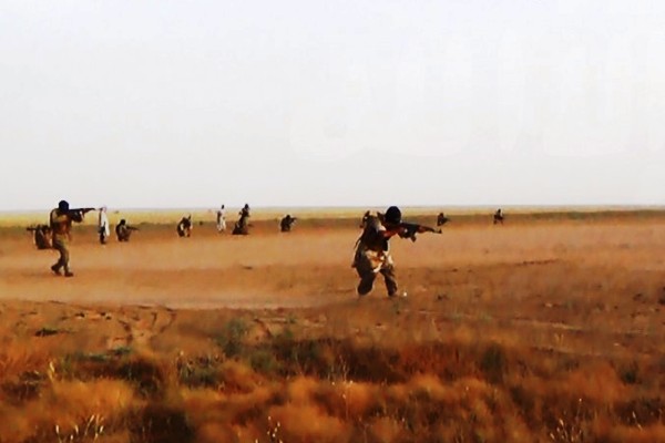 القوات الأمنية العراقية المسنودة برجال العشائر تقتل أكثر من 200 من عناصر تنظيم "داعش" الإرهابي