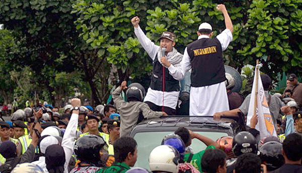 Indonesia: Another hard-line group implicated in violence 