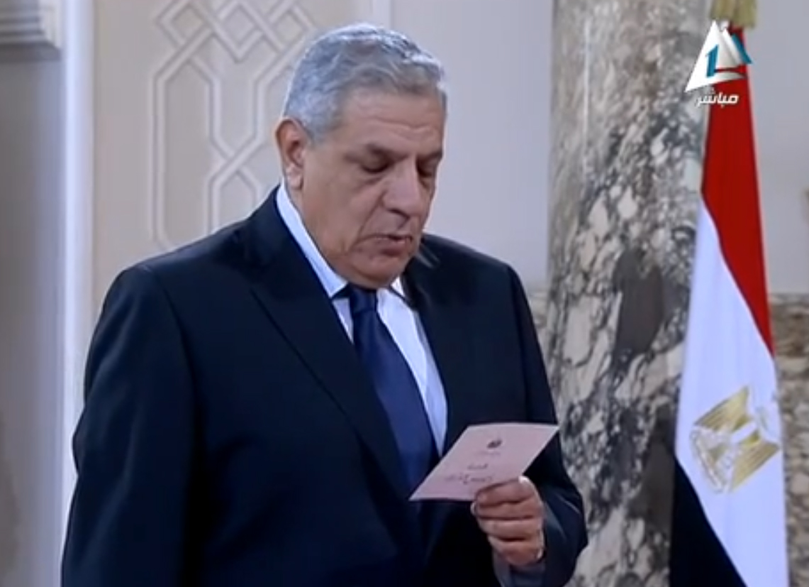 إبراهيم محلب رئيس الحكومة الجديدة يؤدي اليمين الدستورية
