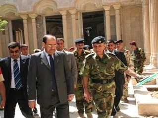  المالكي يعفي عددا من كبار ضباط الجيش ويحيل قسما منهم إلى المحاكم العسكرية