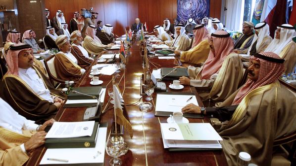 ازدواجية الموقف عند دول الخليج (الفارسي) في إضعاف سوريا والعراق ووضع داعش في قائمة الارهاب