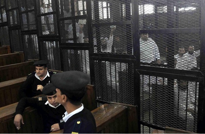 محمة مصرية تصدر حكما مؤبدا بحق 80 شخصا من انصار الاخوان في مصر