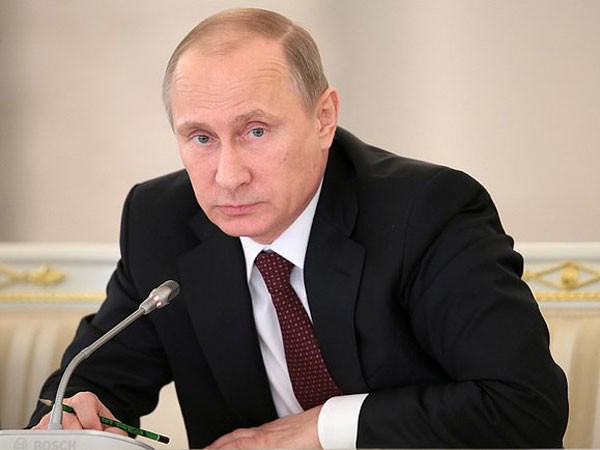 Путин Азәрбаjҹана мүраҹиәт ҝөндәрди
