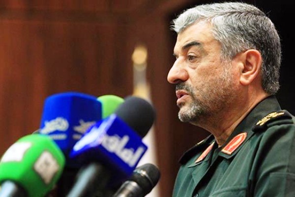 حدود ايران آمنة ولا يجرؤ اي عدو حتى اميركا على التعرض لها