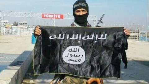 Türkiye Irak'ı kendi eliyle bölüyor