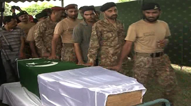 ملتان: فوجی ہیلی کاپٹر رن وے پرگرکر تباہ، دو پائلٹ شہید
