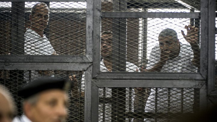 انتقادات عالمية توجه الى مصر لسجن صحفيين بقناة الجزيرة 