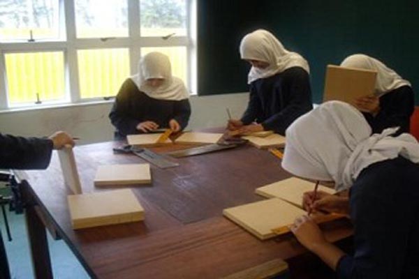 أوكرانيا: اقتحام مدرسة إسلامية بالأسلحة واعتقال مديرها