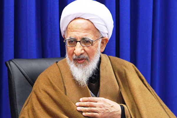 ما دفع تنظيم "داعش" الإرهابي إلى قتل الأبرياء والتهديد بهدم المراقد المقدسة هو فقد العلم