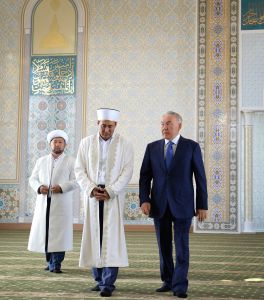 Назарбаев посетил восьмую мечеть Астаны