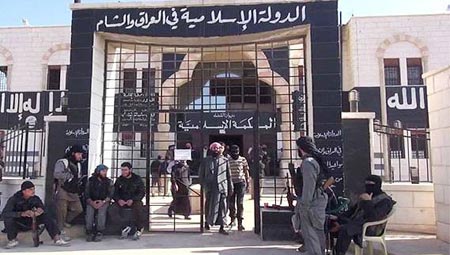 داعش يعلن البغدادي أول خليفة للمسلمين ويختار "دولة الخلافة الاسلامية" اسما للتنظيم