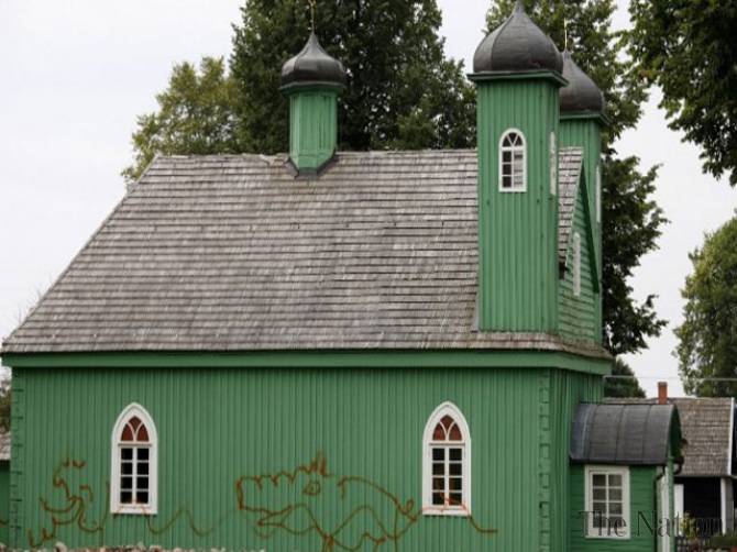 Poland: A Tatar mosque in vandalized with pig graffiti