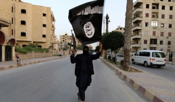 Lebanese Terrorist Group Pledges Loyalty to ISIL Leader