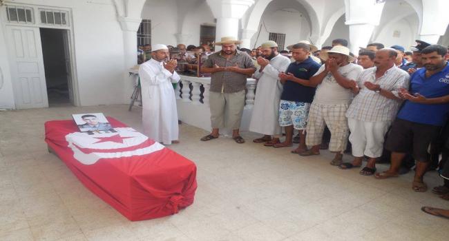 عزل إمام جامع في تونس رفض إقامة صلاة الجنازة على جثمان عسكري