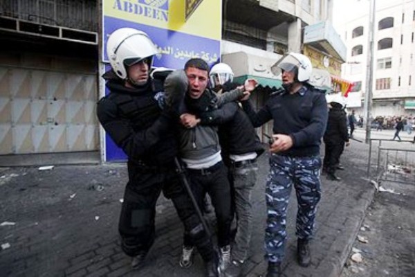 السلطة الفلسطينية تعهدت للكيان الصهيوني بالعمل على عدم اندلاع انتفاضة ثالثة