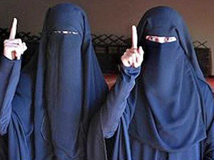 مراهقتان بريطانيتان تهربان من أسرتهما للقتال فى سوريا