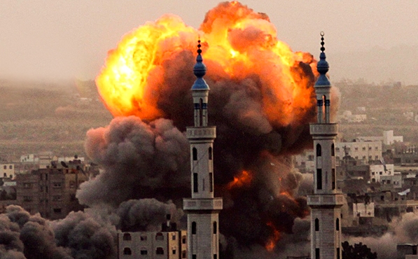 تدمير عشرات المنازل واستشهاد 25 فلسطينيا وأكثر من 180 جريحا في قصف اسرائيلي