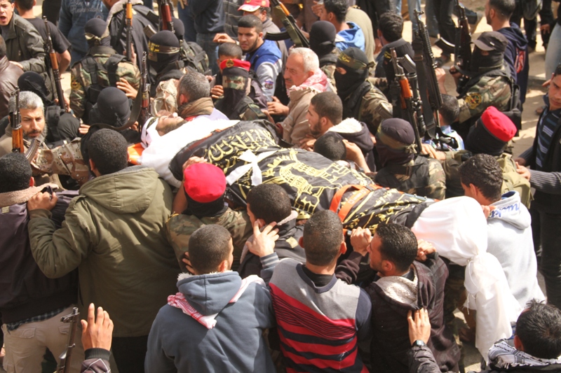 استشهاد احد قادة "سرايا القدس" وخمسة من أفراد عائلته في قصف اسرائيلي في قطاع غزة