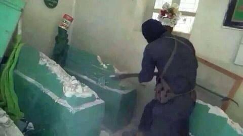 “EI Destruye el Mausoleo del Profeta Jonas (P) en Mosul”