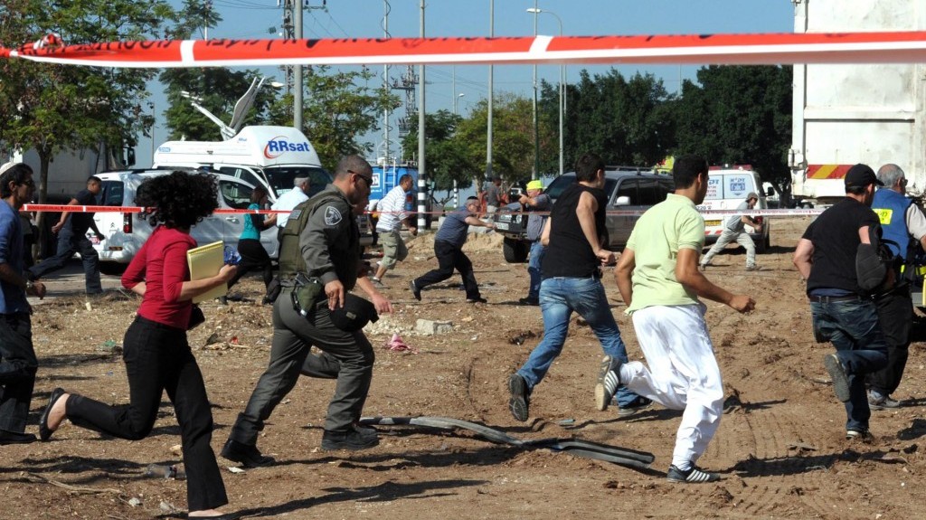 “70 Cohetes Palestinos Impactan Contra el entidad sionista (Israel)”