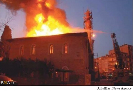 Mezquita Chiíta Incendiada en Ataque Sectario en Turquía + Fotos