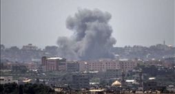  Video shows Israeli missiles slam into home in Gaza 