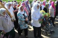 Majke Srebrenice na mjestima masovnih stradanja 