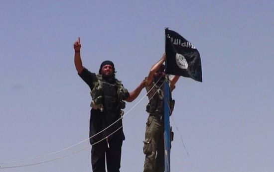تنظيم مسلح ينشر منشورات يرفض فيها مبايعة داعش ويعتبر الخلافة غير جائزة شرعا