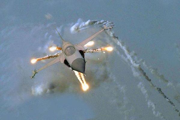 مقتل 35 عنصرا من طالبان في غارة جوية لطائرات حربية باكستانية