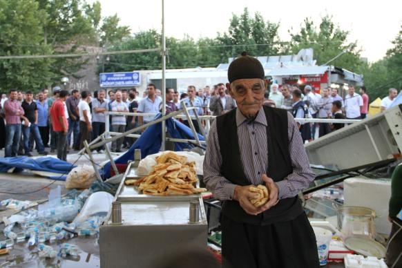 Anti-Kriegsdemonstranten stören US-gesponserte Iftarparty