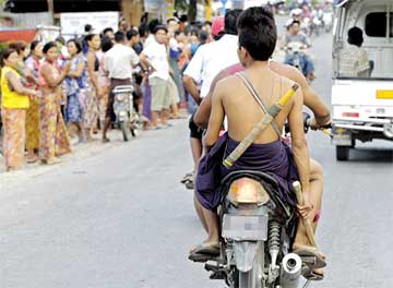 မႏၲေလးပဋိပကၡ အတြင္း လူသတ္မႈတြင္ပါဝင္သူ ၁၄ ဦးကို ဖမ္းမမိေသး 