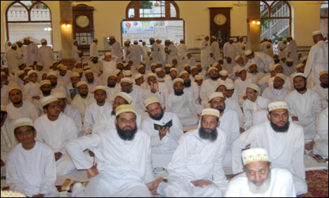 داؤدی بوہرہ جماعت آج عید الفطر عقیدت اور احترام سے منارہی ہے