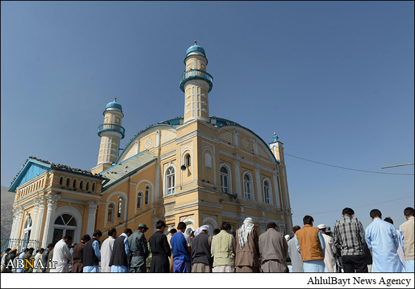 بالصور / ملايين المسلمين في الدول العربية والإسلامية يؤدون صلاة عيد الفطر المبارك