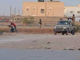 استيلاء مقاتلين متطرفين على معسكر رئيسي بعد معارك دامت اسبوع في بنغازي