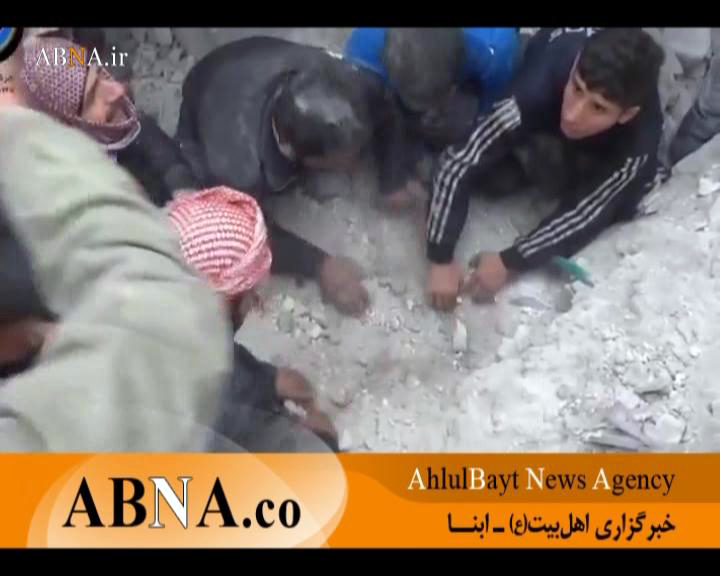 Спасение палестинского ребенка из-под завалов после бомбардировки Сионистского режима