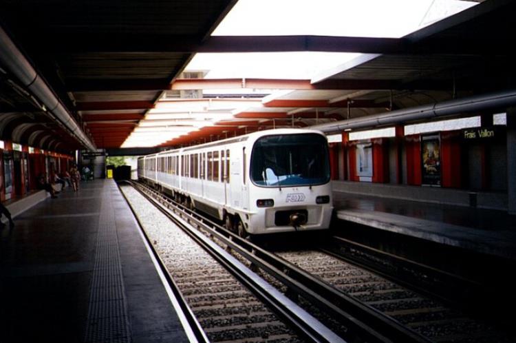  Agression à Marseille : un frère poussé sur les rails du métro décède