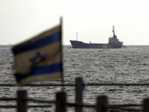 مصر تسمح بمرور 6 سفن إسرائيلية محملة بالسلاح
