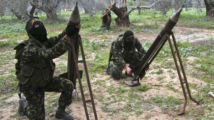 Hamas répond avec des dizaines de roquettes sur les attaques israéliennes