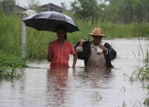 လွည္းကူးက ေက်းရြာ ၅ ရြာ ေရႀကီးၿပီး အိမ္ေျခ ၁၀၀၀ နီးပါး ေရျမဳပ္