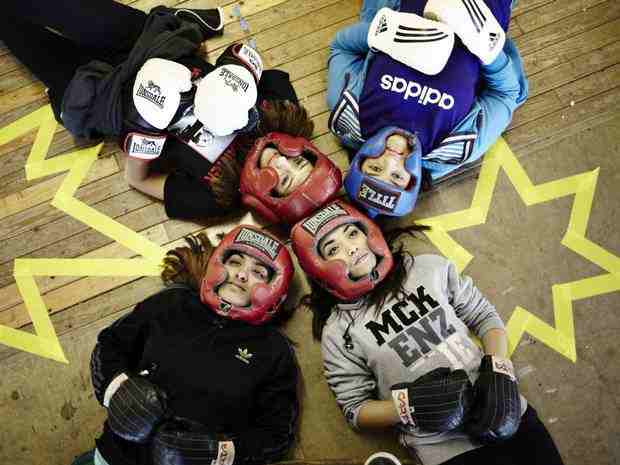  UK Muslim Girls Prefer Boxing 