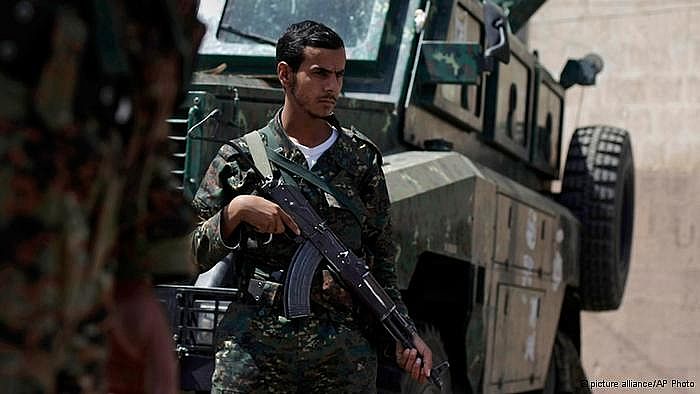 مسلحو القاعدة ينصبون كمينا ويقتلون جنديين في اليمن