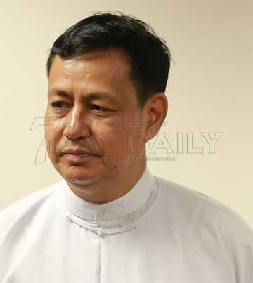 ျပည္ေထာင္စု၀န္ႀကီး ဦးရဲထြဋ္ႏွင့္ ေတြ႕ဆုံျခင္း