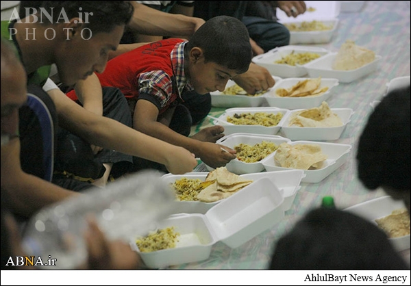 Iraq holy shrines host thousands of displaced Christians and Muslims + Photos