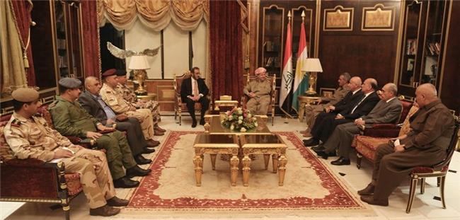 وزير الدفاع العراقي في أربيل  لتنسيق الجهود لضرب داعش