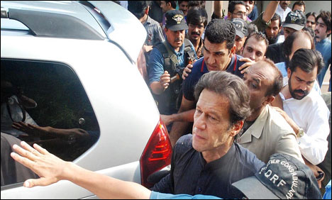 عمران خان کے آزادی مارچ کے لئے کنٹینر تیارکر لیا گیا