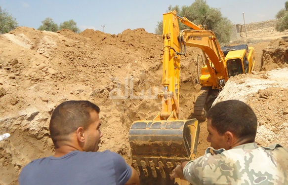 قوات مصرية تضبط سياراتين محملتين بالسلاح وتدمر 5 انفاق على الحدود مع غزة