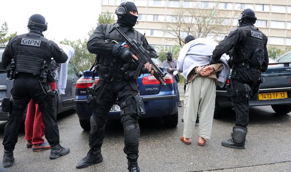 الداخلية الفرنسى: مواطنون فرنسيون انضموا على الأرجح للمقاتلین فى العراق
