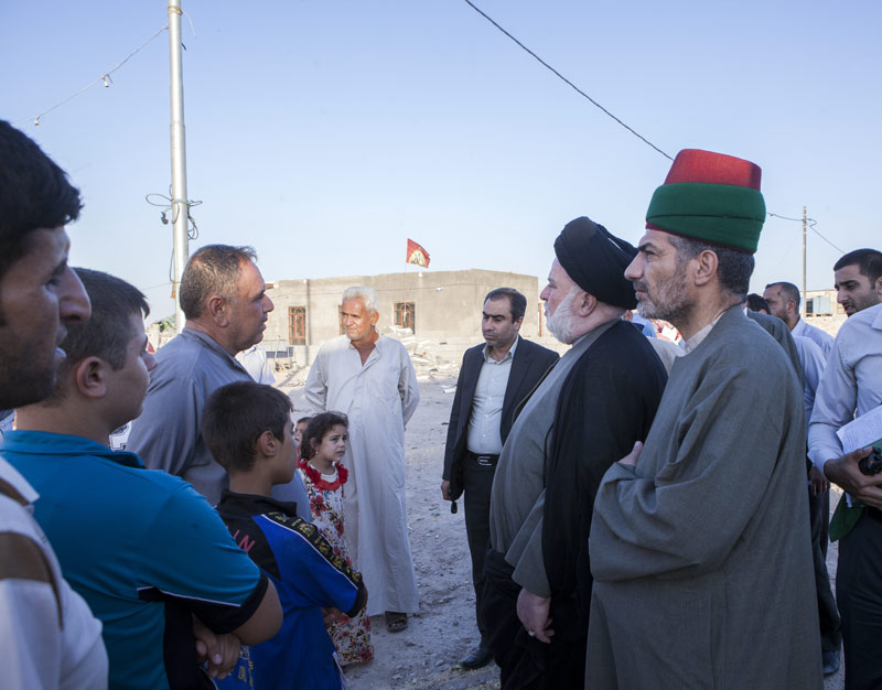 Iraq: A delegation of Al-Abbas Holy Shrine visited displaced families